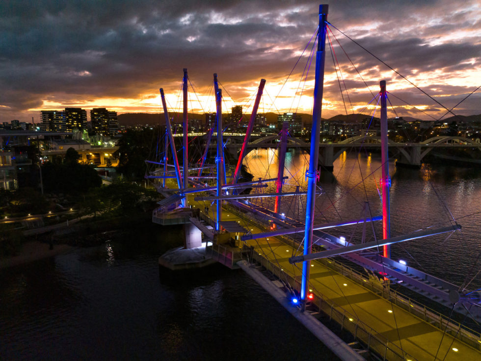 Kurilpa Bridge WEEF Live